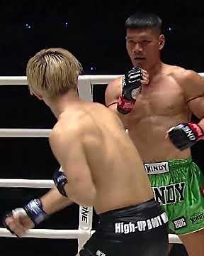 All the EXPLOSIVE strikes from the Muay Thai brawl between Tran Quoc Tuan and Yuya Jonishi! 😤