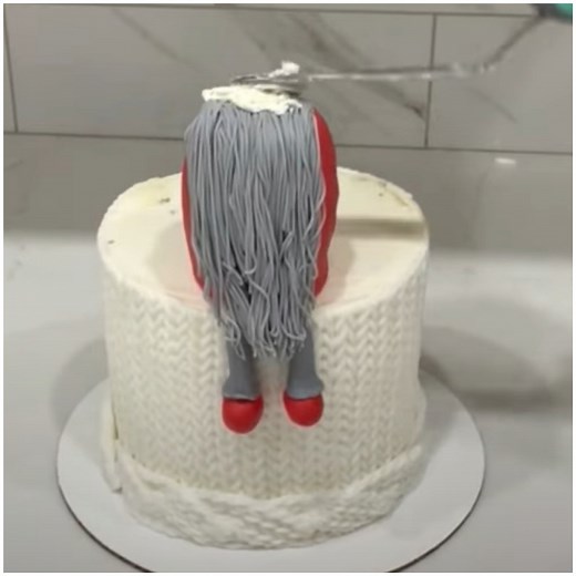 1.2M views · 1.1K reactions | Lovely Gnome cake decorating | MetDaan Cakes | Facebook