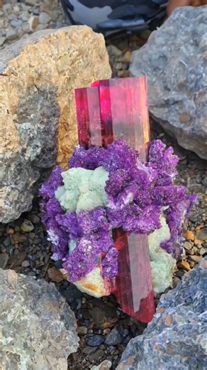 OMG 😱 Rare Expensive Red Crystal Found in Million-Year-Old Massive Rock 💎 | Diamond Hunter