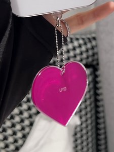 이유 (유요 UYO) on Instagram: "유요 3종 굿즈 OPEN🩷"