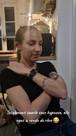 Sous hypnose, elle se croit saoule et fait rire aux éclats
