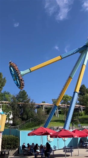 Off-ride Crazanity at Six Flags Magic Mountain #rollercoaster #sixflagsmagicmountain #sixflags