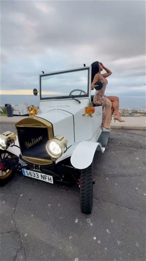 Momento Sal Negra: aperitivo, mar y coche vintage en Tenerife