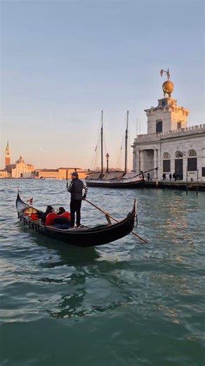 MAGICAL Venice! 🤩 A Grand Canal ride you won't forget. #VeniceVibes