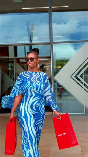 Avec MOA, transformez complètement votre allure et votre apparence ! 🌟 Découvrez une nouvelle façon de vous exprimer à travers la mode et le style. Ne manquez pas notre boutique éphémère a @ivoire_trade_center , où vous pourrez explorer nos dernières collections et bénéficier de conseils personnalisés. Nous vous accueillons jusqu’au 30 juin, tous les jours de 9h30 à 18h. Venez vivre cette expérience unique et laissez-nous vous aider à révéler la meilleure version de vous-même ! #tiktokcotedivoi