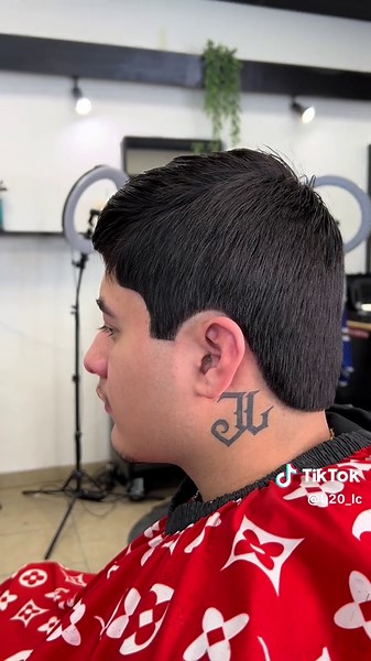 Transform Your Look: Expert Barbering Techniques