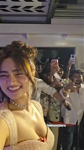 Ayesha Khan's🔥💃stunning Dance Performance at the SASH Event in Bangalore!📍