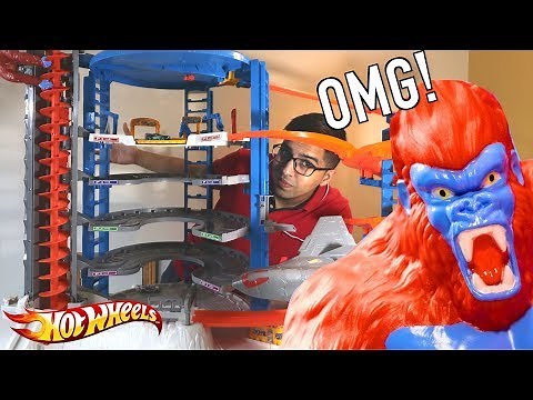 UNBOXING & LETS PLAY! Hot Wheels SUPER Ultimate Garage! JET, GORILLA, CAR WASH, MORE!