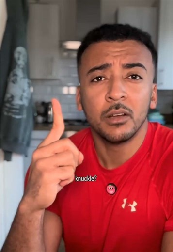 Click the link in my bio to join the priority list for my upcoming fat loss challenge Get Your Sh*t Together 2026 Right. This one was delightful. Proper fakeaway vibes without feeling like you’ve eaten regret. Solid 9 out of 10. The Mrs loved it. Cracking family dinner option and very repeatable. Crispy Chicken Chinese Fakeaway Ingredients 3 chicken breasts 6 tsp cornflour plus 1 tsp for slurry 1 tsp garlic powder Salt and pepper 2 tbsp soy sauce 1 tbsp honey 1 tsp sesame oil 1 tbsp rice vinegar