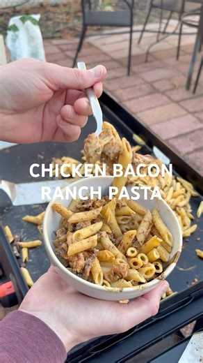 Can you go wrong with Chicken Bacon Ranch Pasta? #dinnerideas #cooking