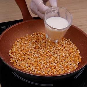 18K views · 416 reactions | C'est le secret pour préparer un pop-corn bien plus savoureux que celui du cinéma ! | Recettes et Délices | Facebook