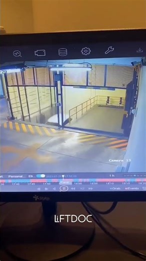 Car lift fails and crashes down #liftdoc