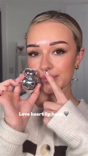 9.5K views · 110 reactions | Love heart fuller lip hack 﫶 Using @naming.cosmetic blurry heart lip tint . . #makeuphack #makeuphacks #funmakeup #beauty #lipstain #kbeauty #cutemakeup #fulllips | sydneypurl | Facebook