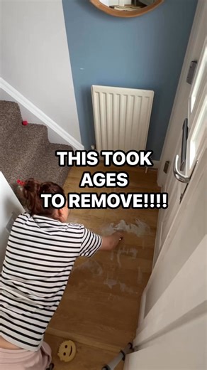 267K views · 1.2K reactions | This was the hardest part of turning my rental back to white so far!!! These self-adhesive floor tiles were so much harder to clean off the sticky residue from but after a few hours of sticky stuff remover, soapy water and graft, the entranceway floor is back to how it was when I moved in and no damage to the laminate. What room shall I tackle next? #renterfriendly #renterfriendlydecor | Bang On Style | Facebook