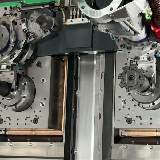 Every millisecond matters - Tool change in 1.2 sec. LiFLEX II Twin-Spindle Machining Center by LiCON