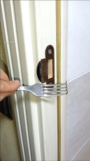 Amazing life hack for home doors! How to securely lock a door if the lock is broken #diy #doors