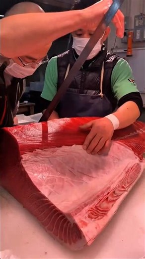 Why Chefs Remove Tuna Skin (It’s Not What You Think)