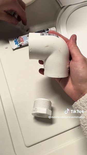 here’s how I got running water in my home pottery studio with just a hose💧♻️ major shoutout to u/mrm395 for sharing the idea on the pottery subreddit, this is about to make my pottery life way easier 🙏 hope this is helpful, let me know if you have questions! #pottery #homepotterystudio #potterystudio #homestudio #diy #diysink