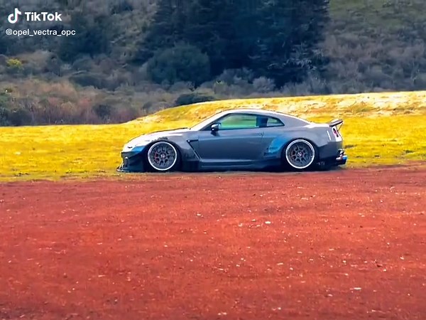 Nissan GTR R35 - The Ultimate Tuning Experience