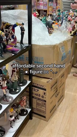 Run as fast as you can to @De Collec to see the newest arrival figures @( oóꎴò)@ #anime #figurescollection #animefigure #secondhand #onepiece #miku #japan #fyp #phnompenhcity