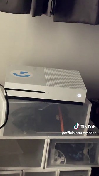 Storm⛄️⛄️ (@officialstormmeade)’s videos with childhood - daniel.mp3 & Zamaro