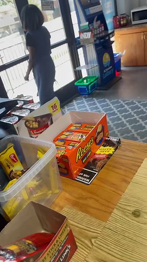 Mouse prank 🤣🤣🥰🥰 #funny #funnyvideo #reels2023 #reelsvideo #reelsfb #fyp #creative #viral #Amazing #FacebookReelsContest #fypシ #foryou #farming #viral #reels #reelsviral #reelsinstagram #mouse #pranks | Khaby lam Fan