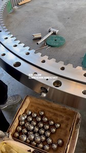 During slewing bearing assembly, we always perform a critical but often overlooked verification step. Before final installation of all balls and spacers, our engineers quickly load a full set of steel balls to check the actual raceway clearance. This is not final assembly, but a pre-assembly functional verification, used to: • Confirm consistency of raceway machining • Verify that real clearance matches the design calculation • Detect potential assembly risks at an early stage Only after the cle