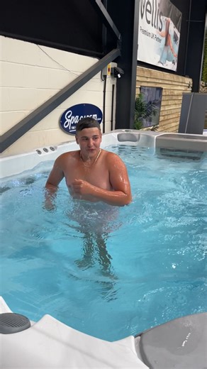 Ted Takes On A Huge Ice Cold Pool 😮 | The Bald Builders