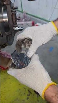 Toyota hilux front brake noise fixed install new brake pads and rotor #brakebooster