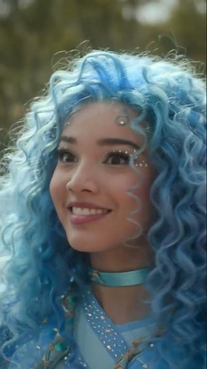 She's not afraid to get her hands dirty 💙 DisneyDescendants TheRiseofRed DisneyPlus