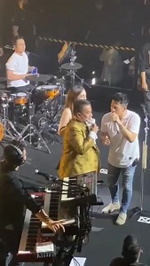 Sama cantik 🥰 Ariel Noah Vokalis Kharismatik New Ariel Noah #sahabatnoah #arielnoah #sahabatpeterpen #bandnoah #konsernoah #noah #viralvidio #fypviral #fypreel #reel #fyp #pengikut #jangkauan | Linna Cambay