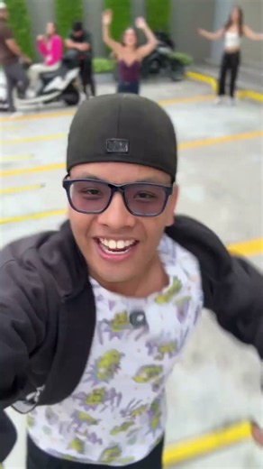 📱😂 Quiso robarse el celular… y terminó cayendo en la promo