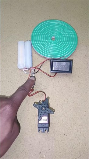 Powering Two led and Green Neon Strip Light & voltmeter With Metal Gear Motor #dcmotor #tech #shorts