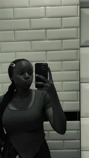 Fifi the queen (@fifi.the.queen5)’s videos with original sound - Fifi the queen