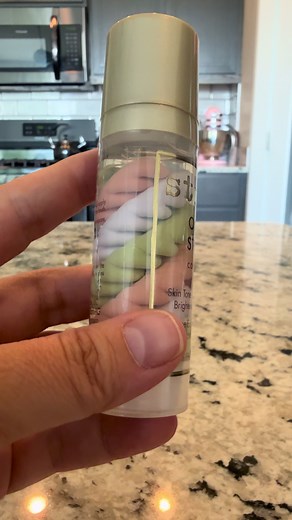 Even out and brighten your complexion with Stila One Step Correct Primer. This triple-swirled formula neutralizes redness, balances sallowness, and brightens dullness—all while hydrating and smoothing skin for flawless makeup application. A cult-favorite primer for a radiant, even-toned base. #Stila #OneStepCorrect #ColorCorrectingPrimer #BrighteningBase #TikTokShopCreatorPicks