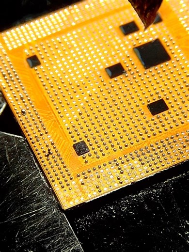 Makes desoldering much easier! 😄#qianli #qianlirepairtools #mobilephonerepair #repair #ycs #PhoneRepair #FixYourPhone #tool #TechTips #GadgetRepair #DIYRepair #PhoneFix #TechHacks #RepairTools #PhoneRepairTools #ToolKit #DIYTech #FixIt #TechUSA #TechEurope