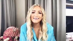 12K views · 155 reactions | Jamie Lynn Spears created the iconic 'Zoey 101' theme song... with a little help from her older sister.  | Entertainment Tonight | Facebook