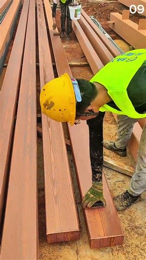 Techniques for giving patterned colors to wooden blocks