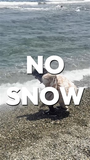 No snow, no problem ❄️⛷️ อยากลองสกีหรือสโนว์บอร์ด ไม่ต้องรอหน้าหนาวแล้ว มาเริ่มได้ที่ White Lines Snow Society จองเลยย 💚 : @whitelines_ss #whitelinessnowsociety