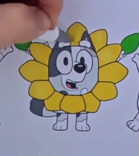 Satisfying Flower Coloring with Muffin from Bluey 🌼 #bluey #satisfying #art