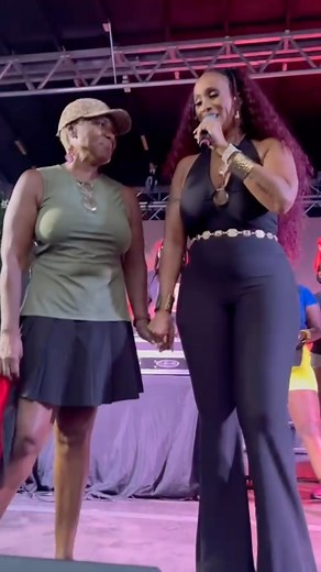 Alison Hinds on Instagram: "60 where??????!!!!!! 📍Newark Caribbean Festival,NJ 🎥 : @iamkiffygreaves 👗: @freestyle.bb 💇🏽‍♀️ @ezwigs #alisonhinds #aligram #drhinds #caribbeansocaqueen #soca"