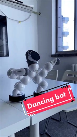 Tech Robot Dance: Clicbot Dancing
