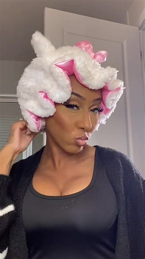 This is the best eyeshadow base ever! Grab yours now @PLOUISE