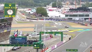 And the RACE IS ON ! ✅ Live Timing : https://bit.ly/2HOpttn Live Text : https://bit.ly/2MZxel4 #LeMans24 | 24 Heures du Mans