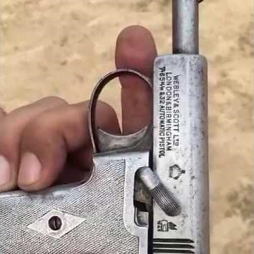 Shooting Webley & Scott .32 ACP