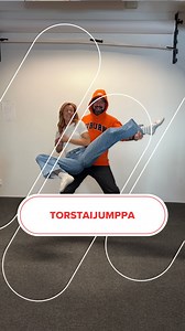 Onnistuneen suorituksen jälkeen ois helppo hymyillä… Mutta nauttikaa te! 😂 #radionovaniltapäivä #challenge #acro #acroyoga #jumppa #torstaijumppa #partneryoga #radionova #jumppavideo | Radio Nova