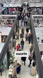 Fashion Centerin Sample Sale tulee taas – tule tekemään syksyn vaatehankinnat 50–70 % suositushintoja edullisemmin! 🤩 Tapahtumasta löydät yli 100 laatumerkkiä naisille, miehille ja lapsille, kun kymmenet maahantuojat tarjoavat mallikappaleet ja erikoiserät poistohintaan. | Fashion Center Sample Sale