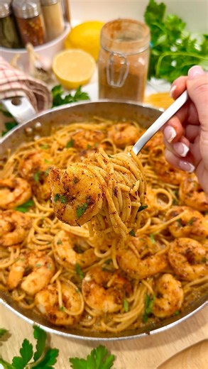 🍋🧀🔥 LEMONY CAJUN PARM SHRIMP PASTA ↓ You’ll want to make this every. single. day. Sorry (not sorry). ☺️ Comment “pasta please” or “I love pasta” and I’ll send you my easy, high protein recipe cookbook with this recipe and 190 MORE‼️ I’ve lost more than 15 lbs and ended my binge eating by turning food into a flavourful tool for success by making recipes like this… and you can, too! 👀 You don’t have to give up your favourite foods to eat healthy, lose weight, or build muscle. Gone are the days