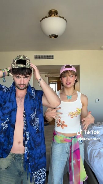 Coachella Day 2 GRWM: Rhinestones & Matching Outfits