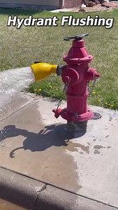 Have you ever seen water gushing from a fire hydrant and wondered why? It's called hydrant flushing, and it plays an important role in keeping our city's water system safe and reliable. Our crews work year-round to flush every hydrant within city limits. Check out this video to learn why this process is so vital for both water quality and public safety! - ¿Alguna vez has visto agua brotar de una boca de incendios y te has preguntado por qué? Se llama lavado de hidrantes y desempeña un papel impo